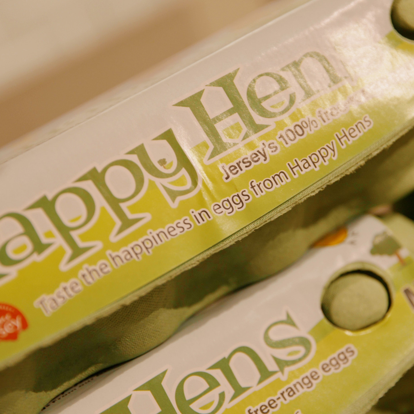 HAPPY HENS.00 00 01 21.Still090 (2)