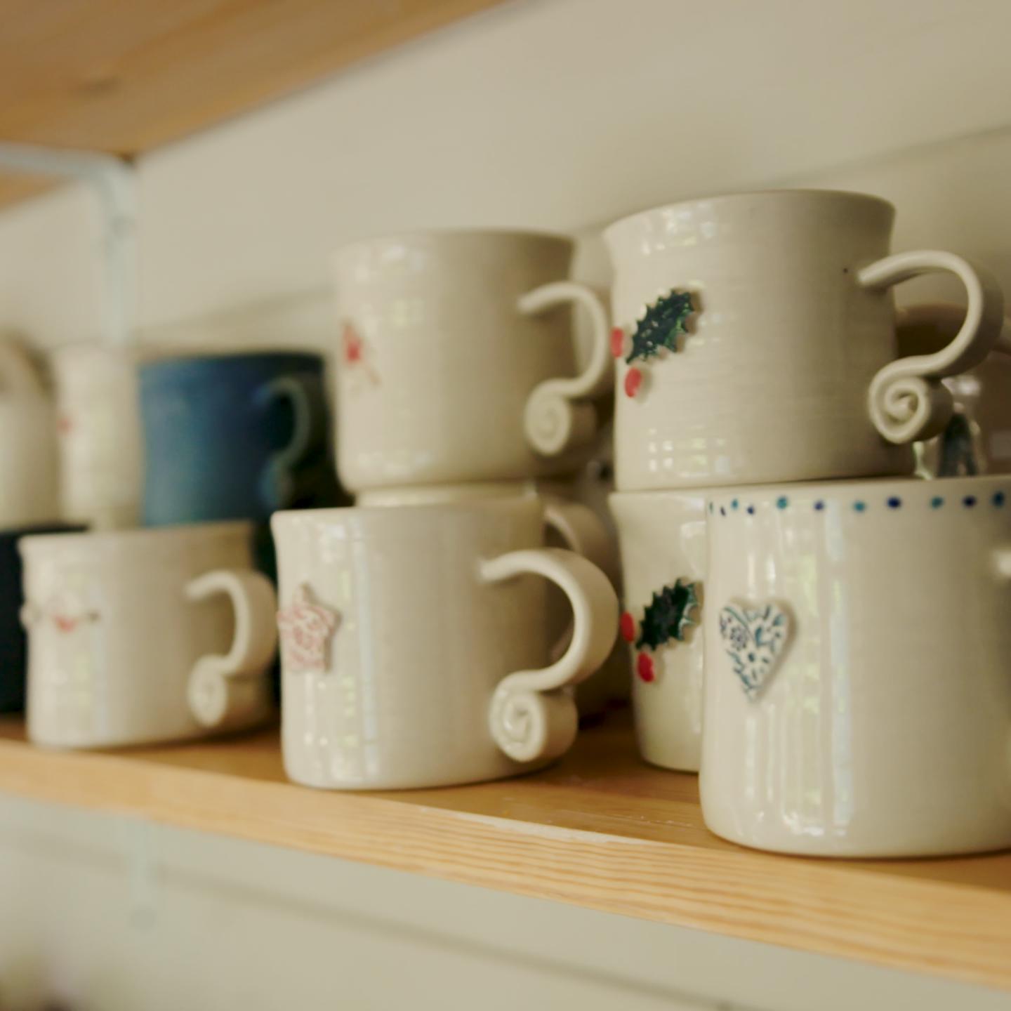 KAREN HIBBS POTTERY .00 00 24 03.Still062